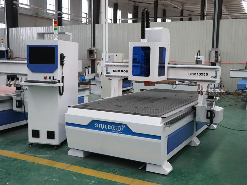 全自動 4x8木工數控機床（帶換刀裝置）