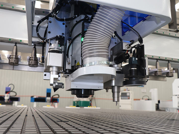 2025最佳自動換刀數控銑床，帶振動刀切割機