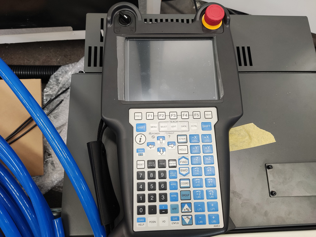 工業(yè)級(jí)3D金屬機(jī)器人光纖激光切割機(jī)