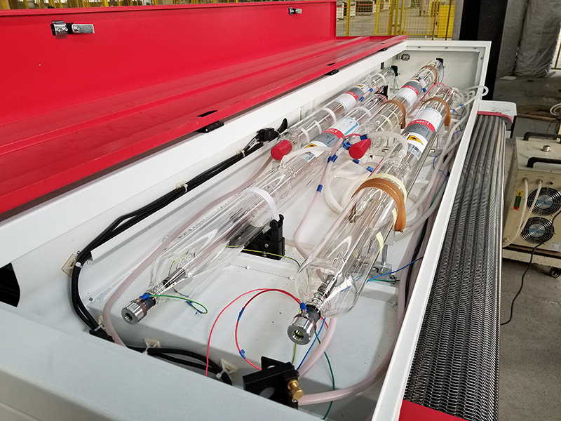 激光布料切割機(jī)激光管