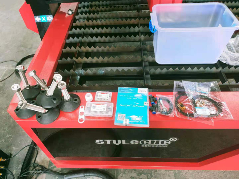 數控等離子切割工作臺機床發貨工具箱 數控等離子切割工作臺機床發貨工具箱