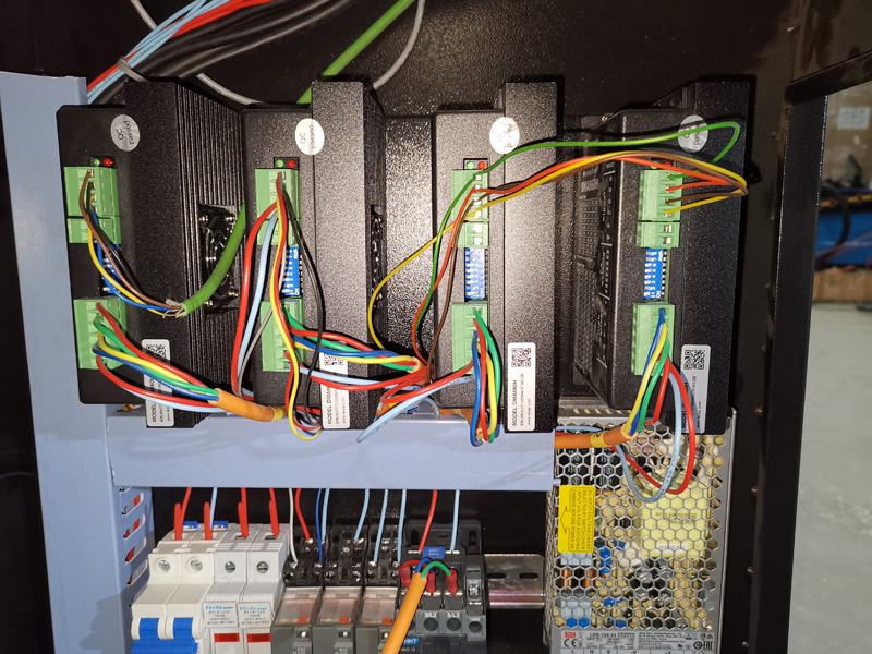 海寶等離子切割機(jī)驅(qū)動(dòng)系統(tǒng) 海寶等離子切割機(jī)驅(qū)動(dòng)系統(tǒng)