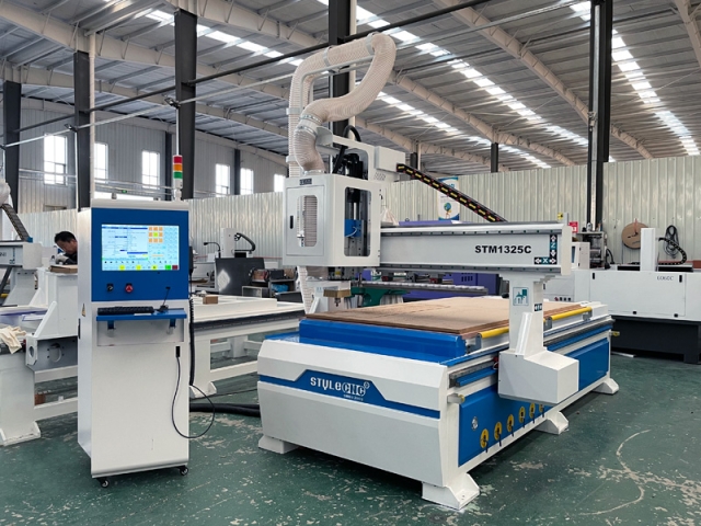 2025新品牌 4x8木工數控雕刻機（帶換刀裝置）