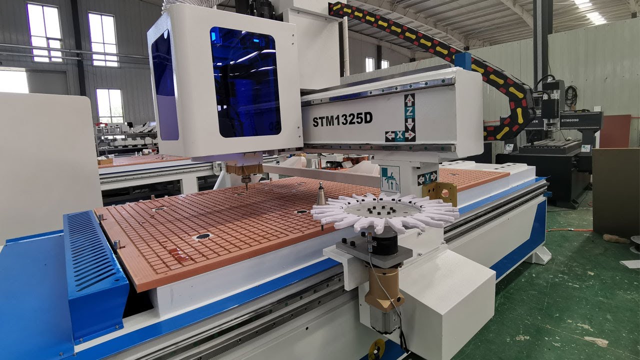 全自動 4x8木工數控機床（帶換刀裝置）